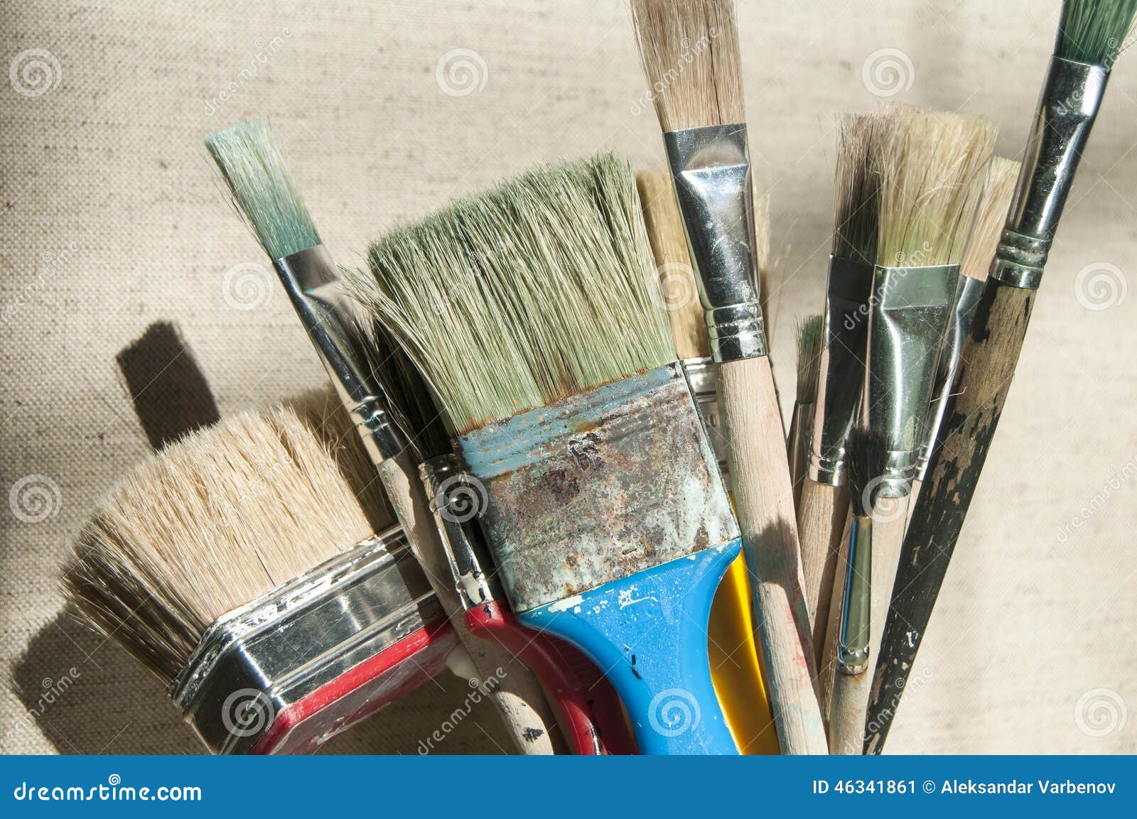 bunch of paint brushes bunch of paint brushes