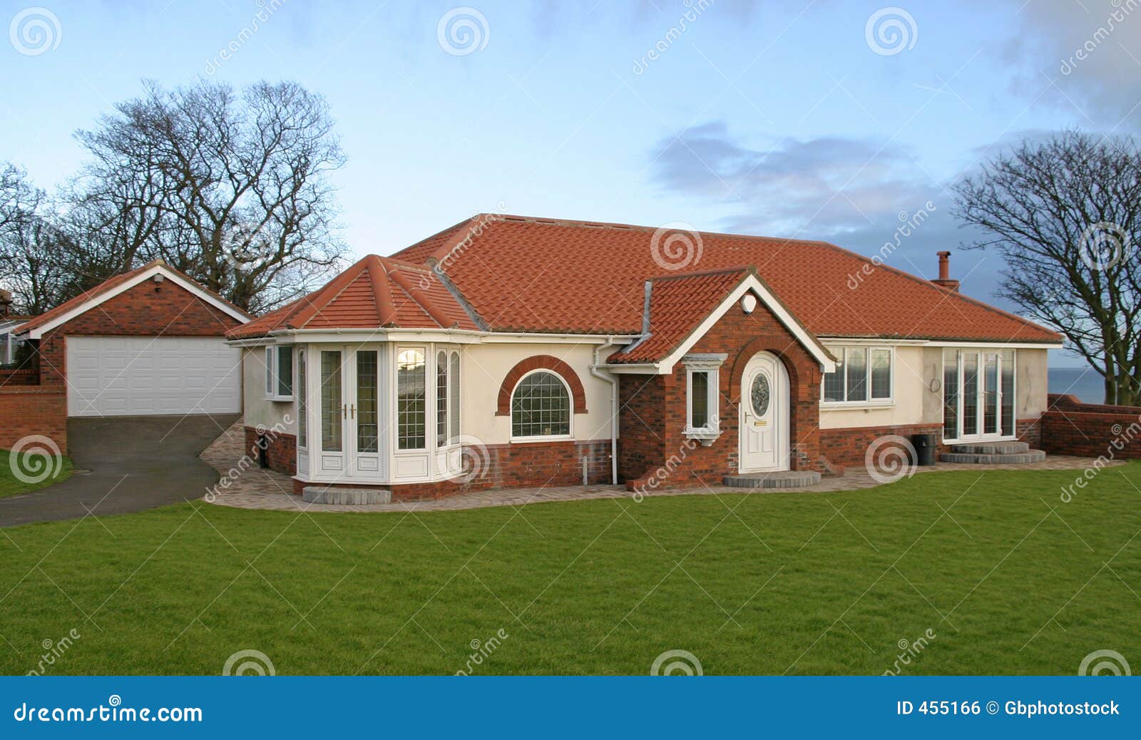 Bungalow with garage stock photo. Image of bugalow, building 455166