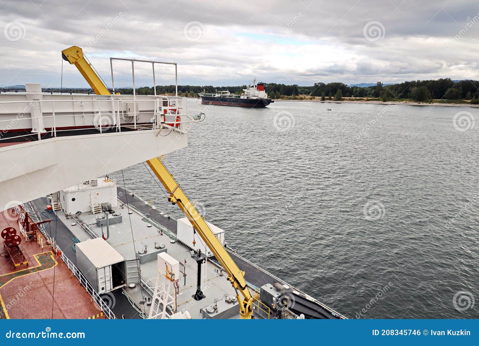 bunkering operations at the port of vancouver,wa, usa. august,2020. columbia river.
