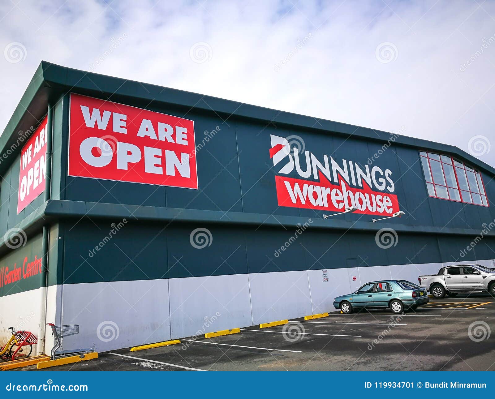 Bunnings Warehouse, is an Household Hardware Store, the Image Shows the Store Building at Mascot. Editorial Photo - Image of icon, banner: 119934701
