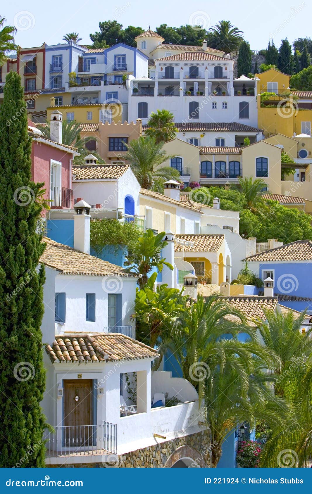 Bunter Spanischer Pueblo Auf Abhang Stockfoto - Bild von pueblo, farben ...