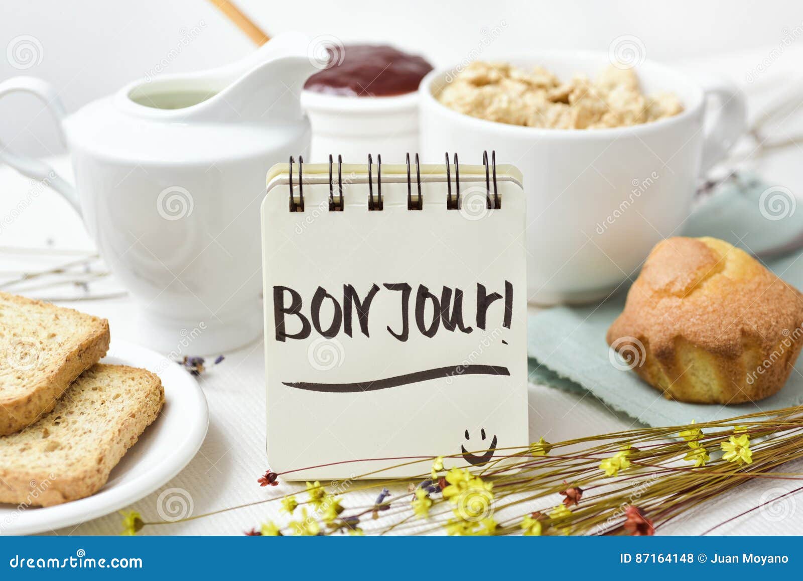 Buongiorno Del Testo E Della Prima Colazione In Francese Fotografia Stock Immagine Di Buon Concettuale