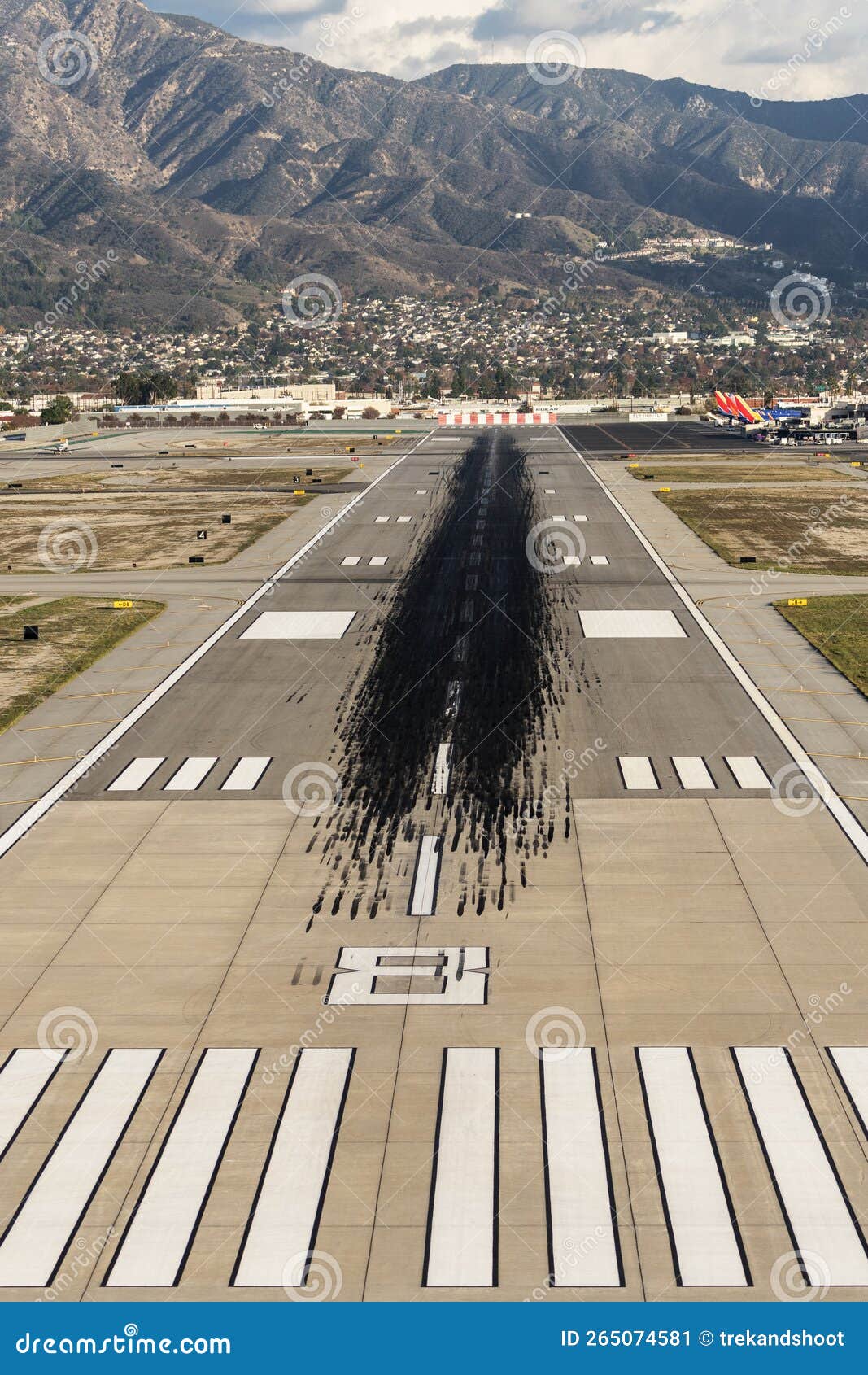 Burbank Airport Runway Approach Editorial Photo Image Of Marks burbank-airport-runway-approach-editorial-photo-image-of-marks