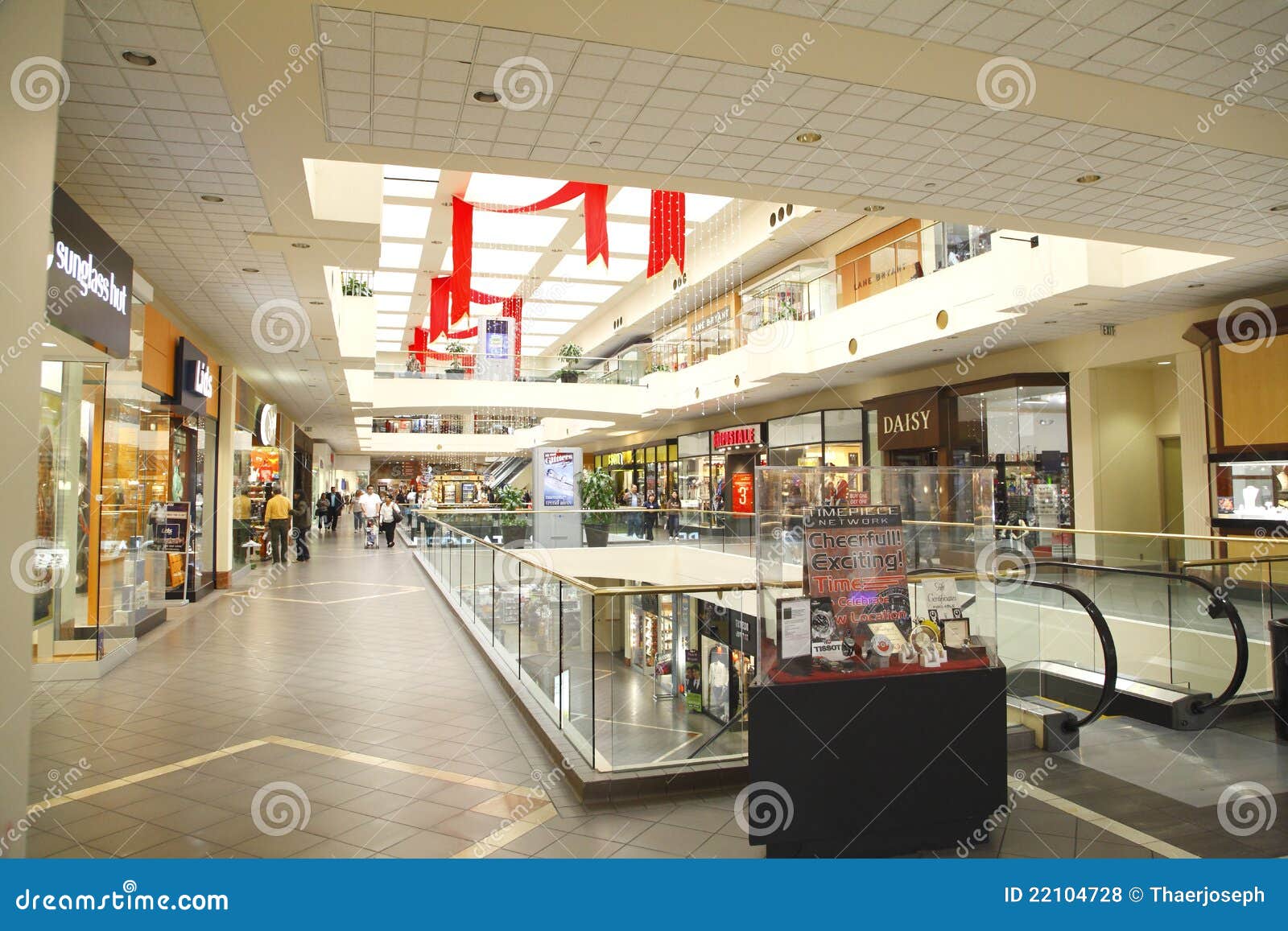Burbank Shopping Mall editorial stock photo. Image of glazed 22104728