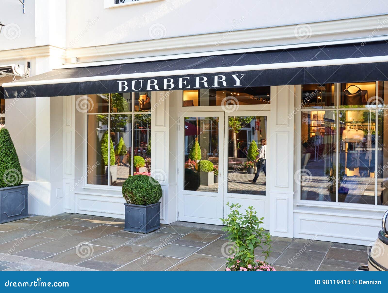 Burberry Boutique In La Vallee Village. Editorial Image - Image of french, lifestyle: 98119415