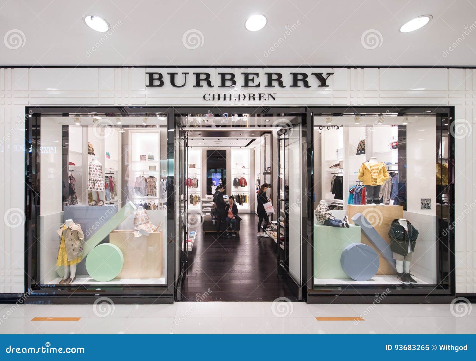 burberry clothing store