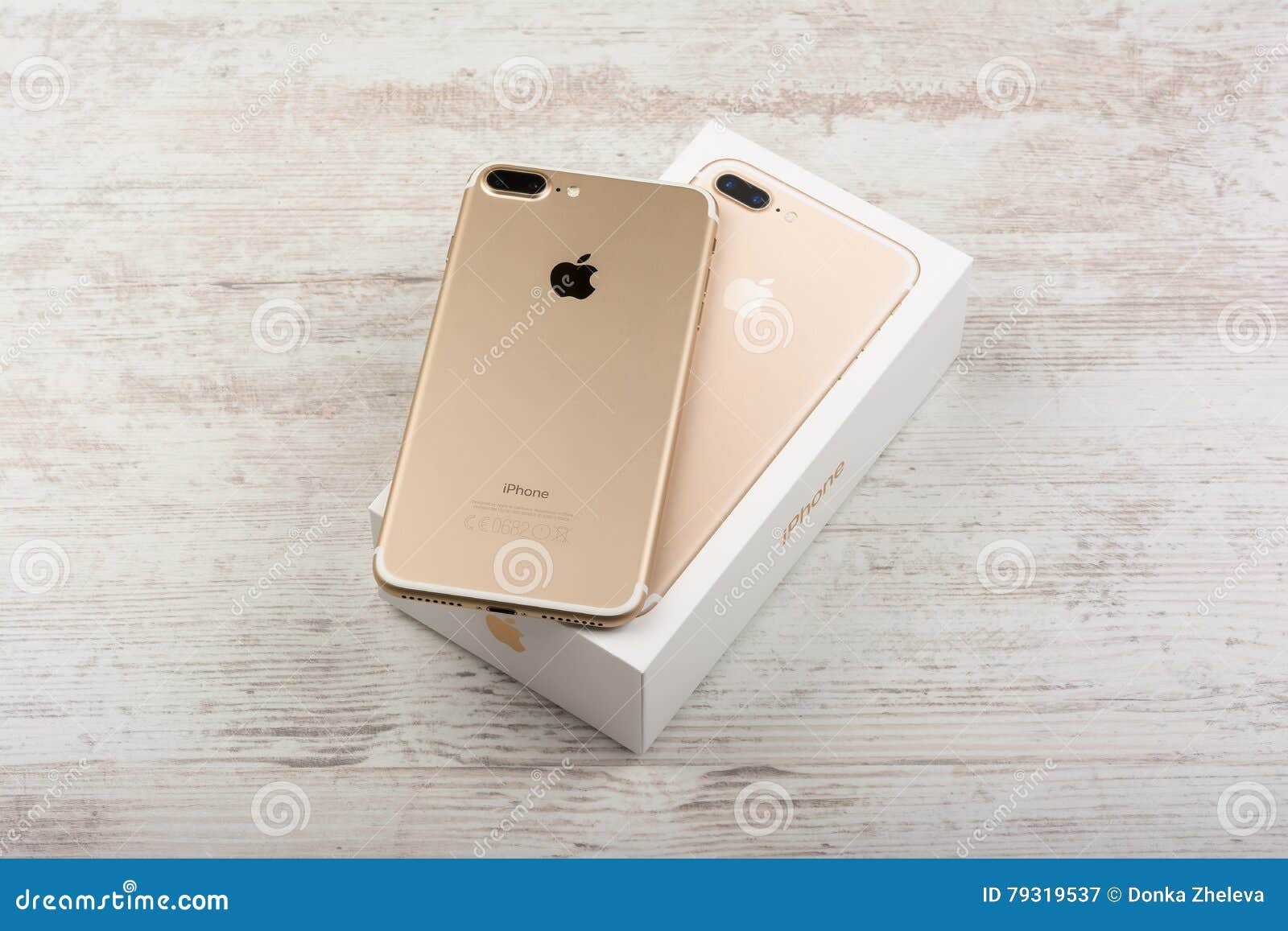 Hãy cùng đón chào những ngày đầu đầy sắc xuân với những hình nền Spring cực đẹp cho iPhone 7 Plus. Tận hưởng sự phấn khởi, mới mẻ từ những bông hoa vàng rực rỡ đến những cánh hoa mỏng manh. Những hình ảnh này chắc chắn sẽ giúp cho bạn luôn vui tươi, đầy năng lượng. 