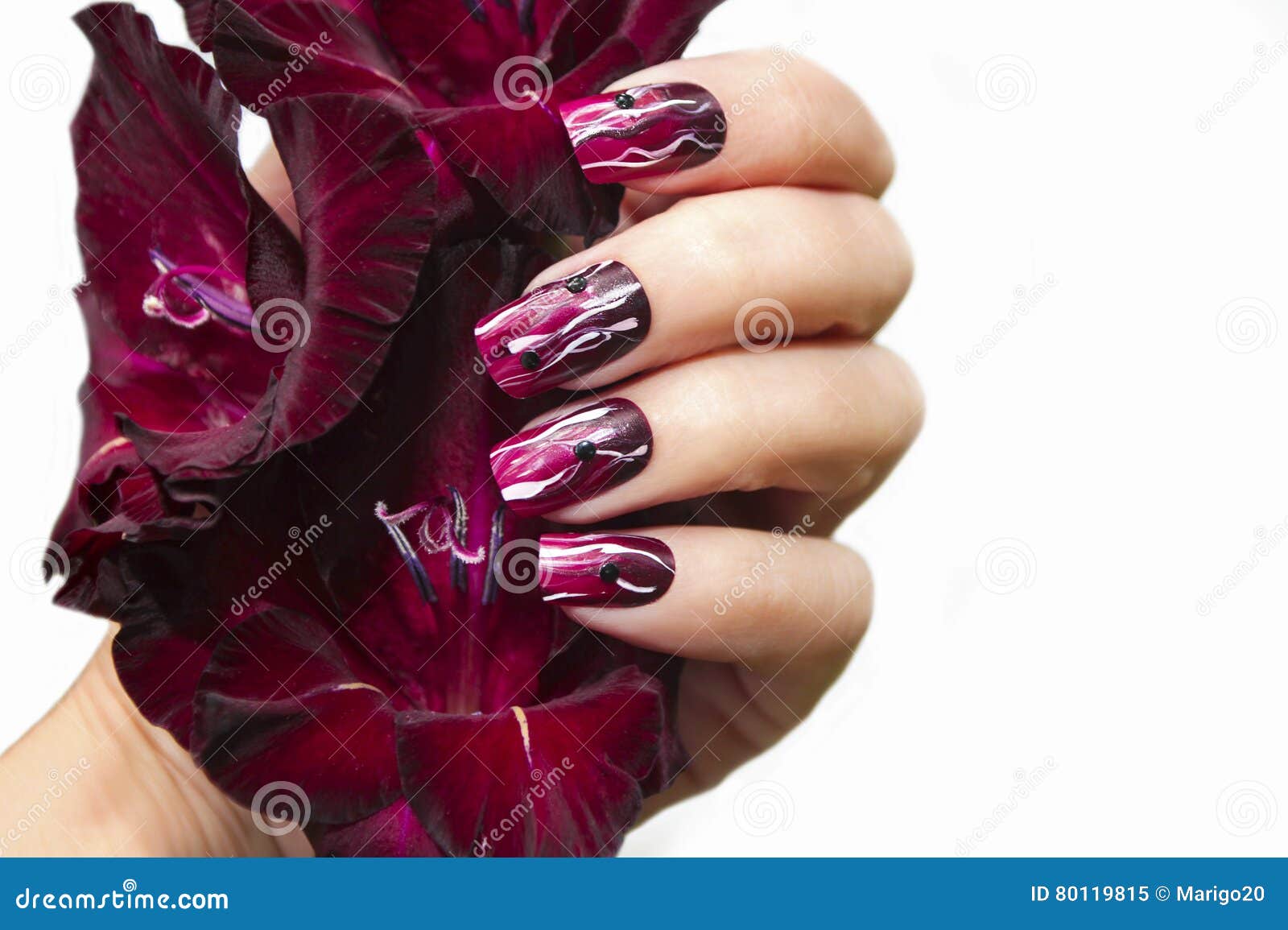 Buy Debelle Gel Nail Lacquer Glamorous Garnet Nail Polish 8ml Online at  Best Prices in India - JioMart.