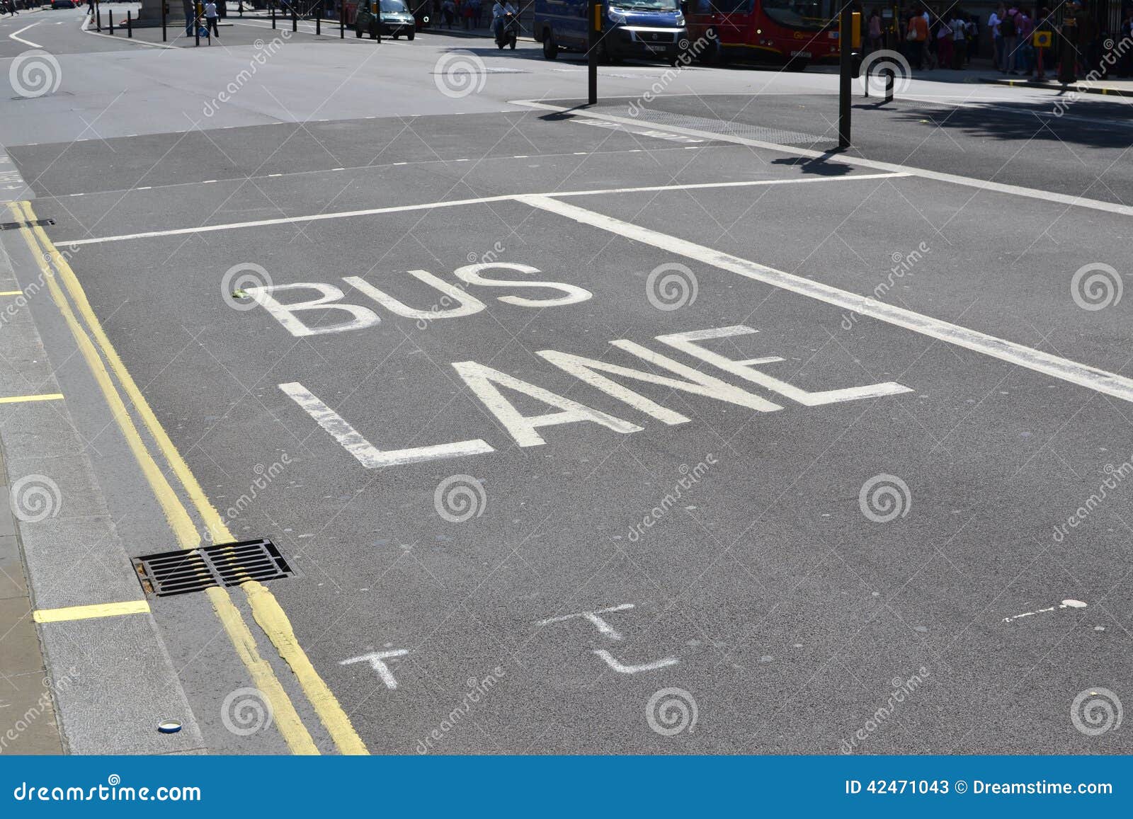 Bus Lane, London stock image. Image of road, public, city 42471043
