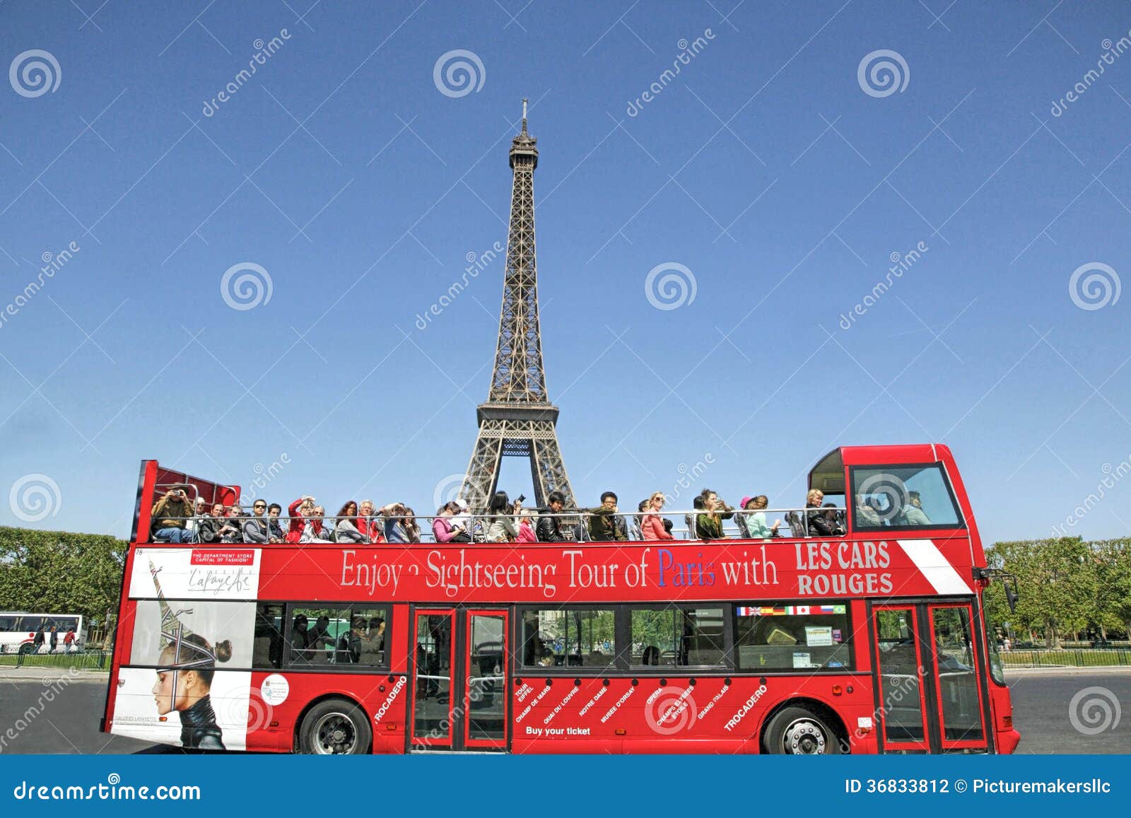 paris tourist buses