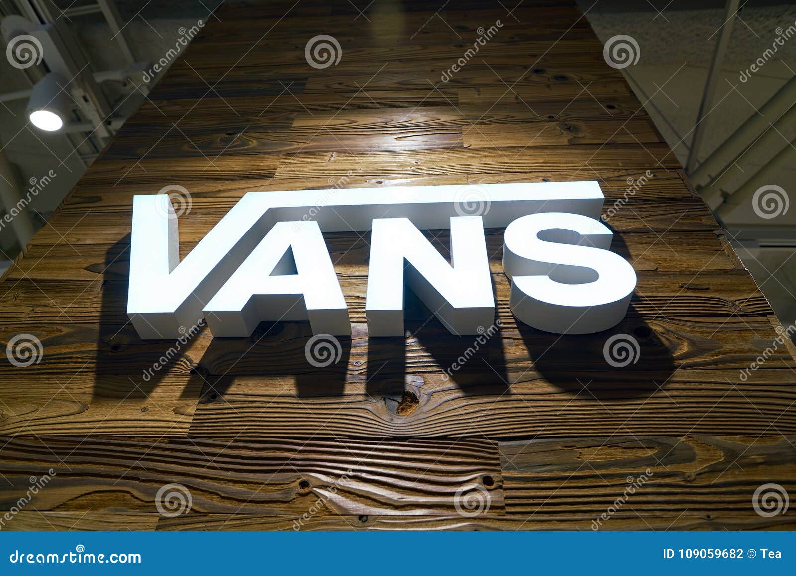 vans sign