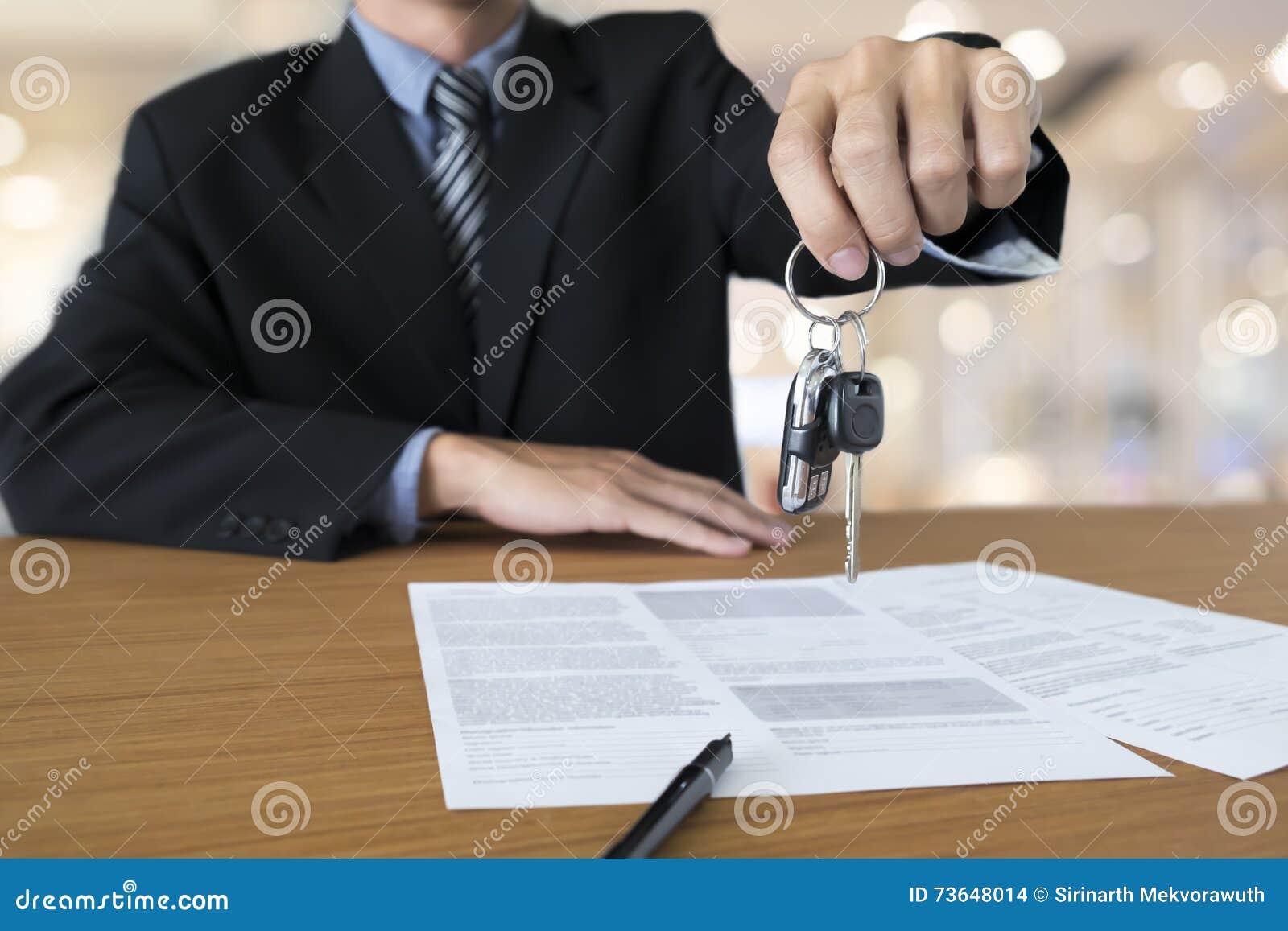 Business Concept, Car Insurance, Sell And Buy Car, Car Financing Stock Photo - Image of dealer ...