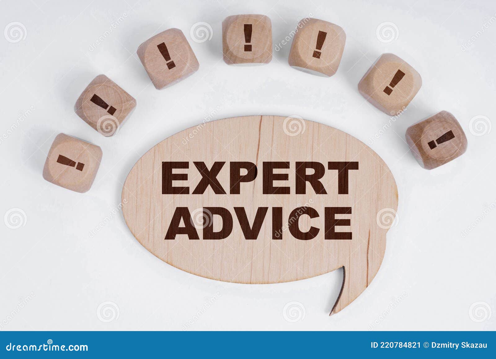 on a white background, cubes with an exclamation mark and a sign - thoughts with the inscription - expert advice