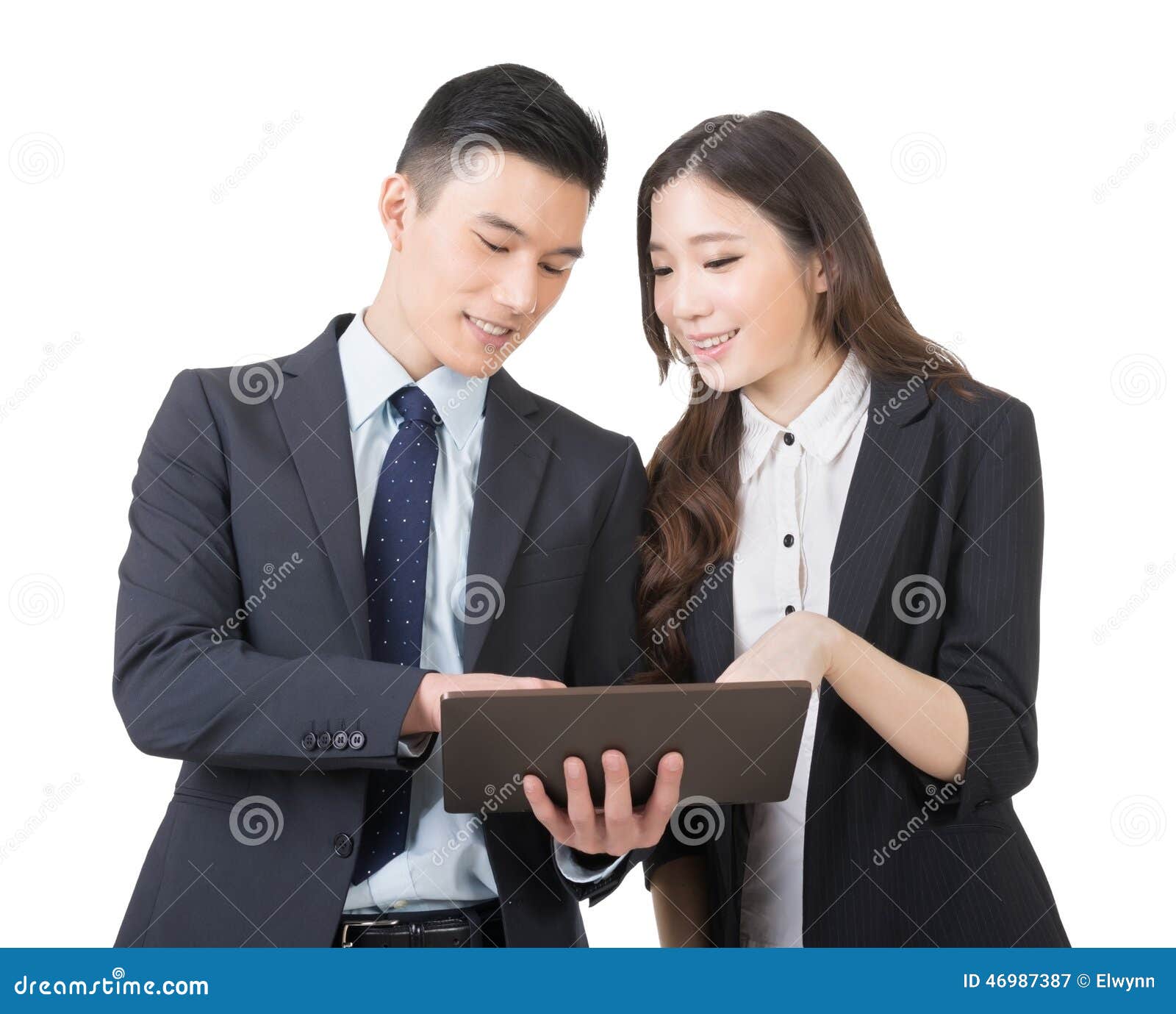 business-man-woman-discuss-men-women-hold-tablet-closeup-portrait-copyspace-46987387.jpg