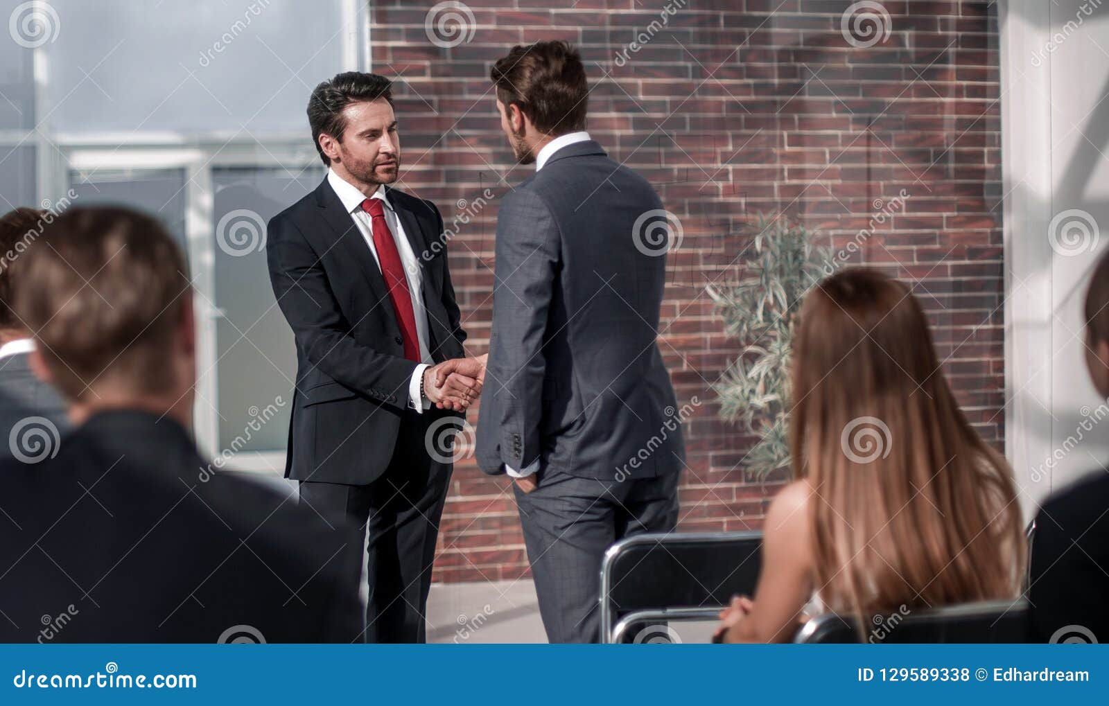 how to greet in a business presentation