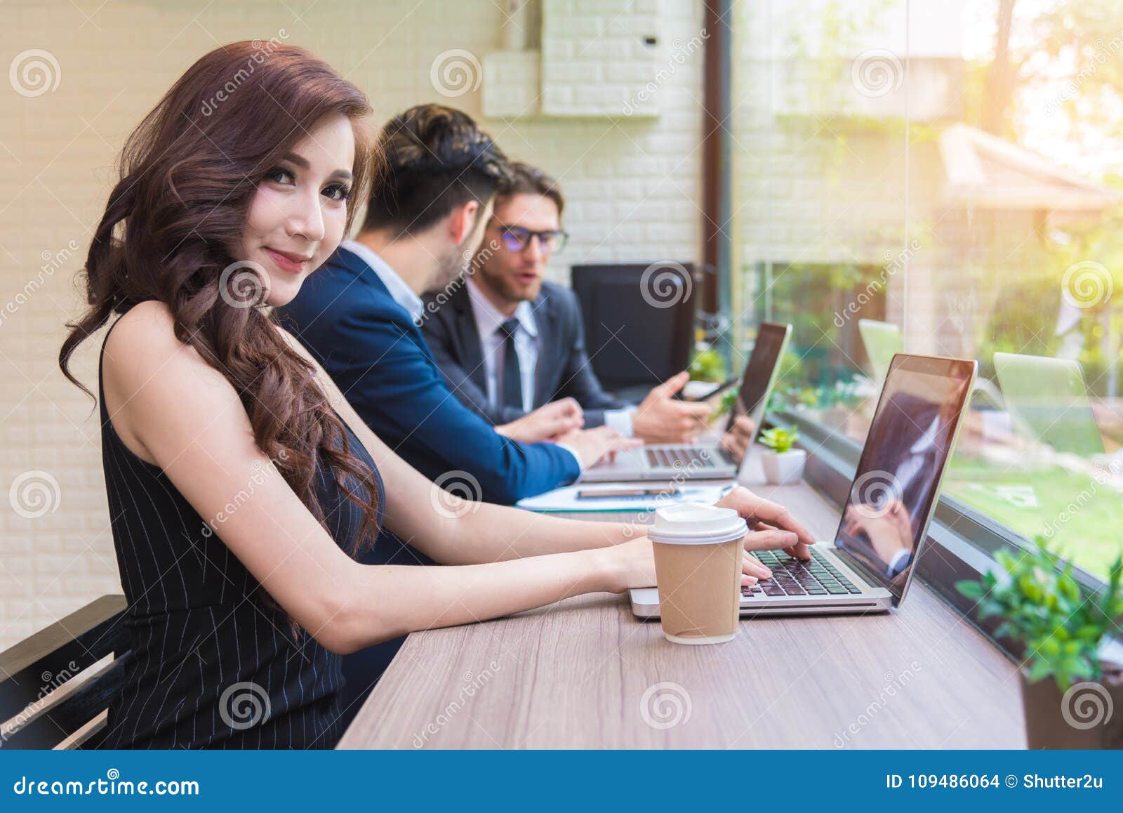 Business Woman Working With Business Team By Laptop Computer Be