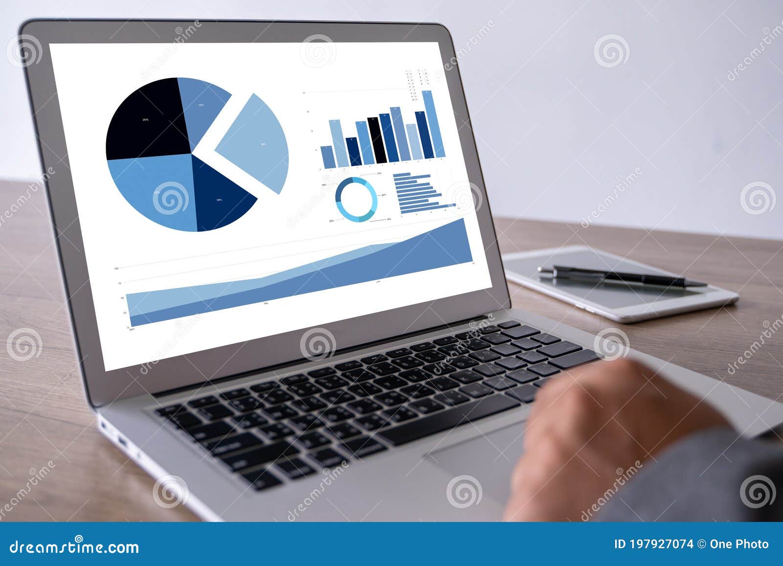 businessman survey and results analysis discovery assess concept