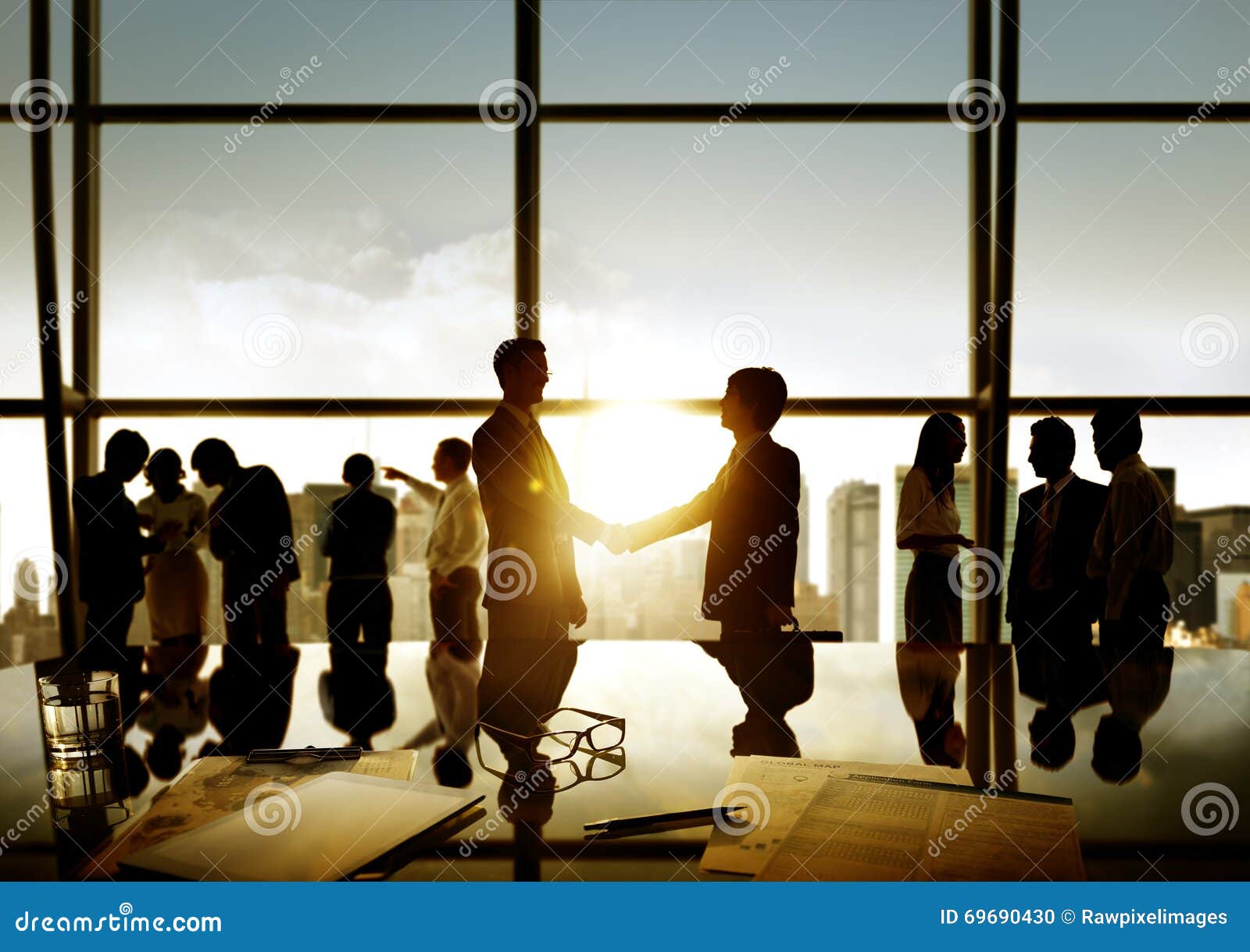 businessmen handshake deal business commitment concept