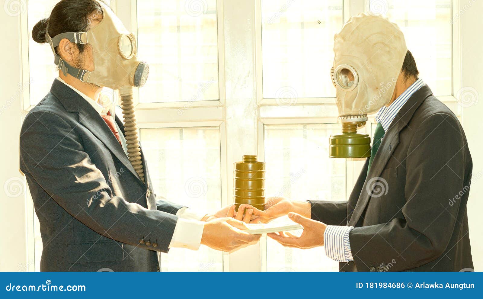 2 Businessmen are Selling Illegal Weapons in the House Stock Photo
