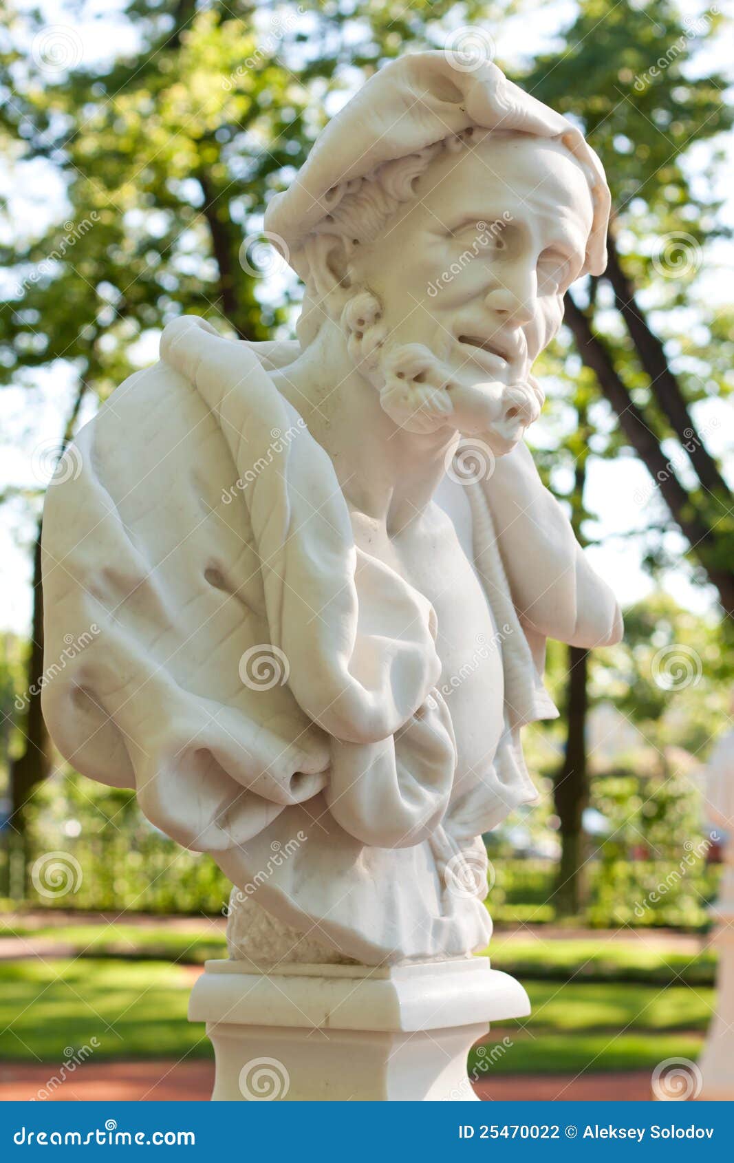 Busto di Aristotle. Scultore O.Marinali, Italia, l'inizio XVIII del secolo (copia). Marmo. Nel giardino di estate della sosta a St Petersburg, la Russia