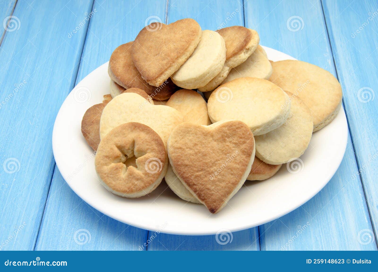 Butter cookies with heart stock image. Image of diet 259148623