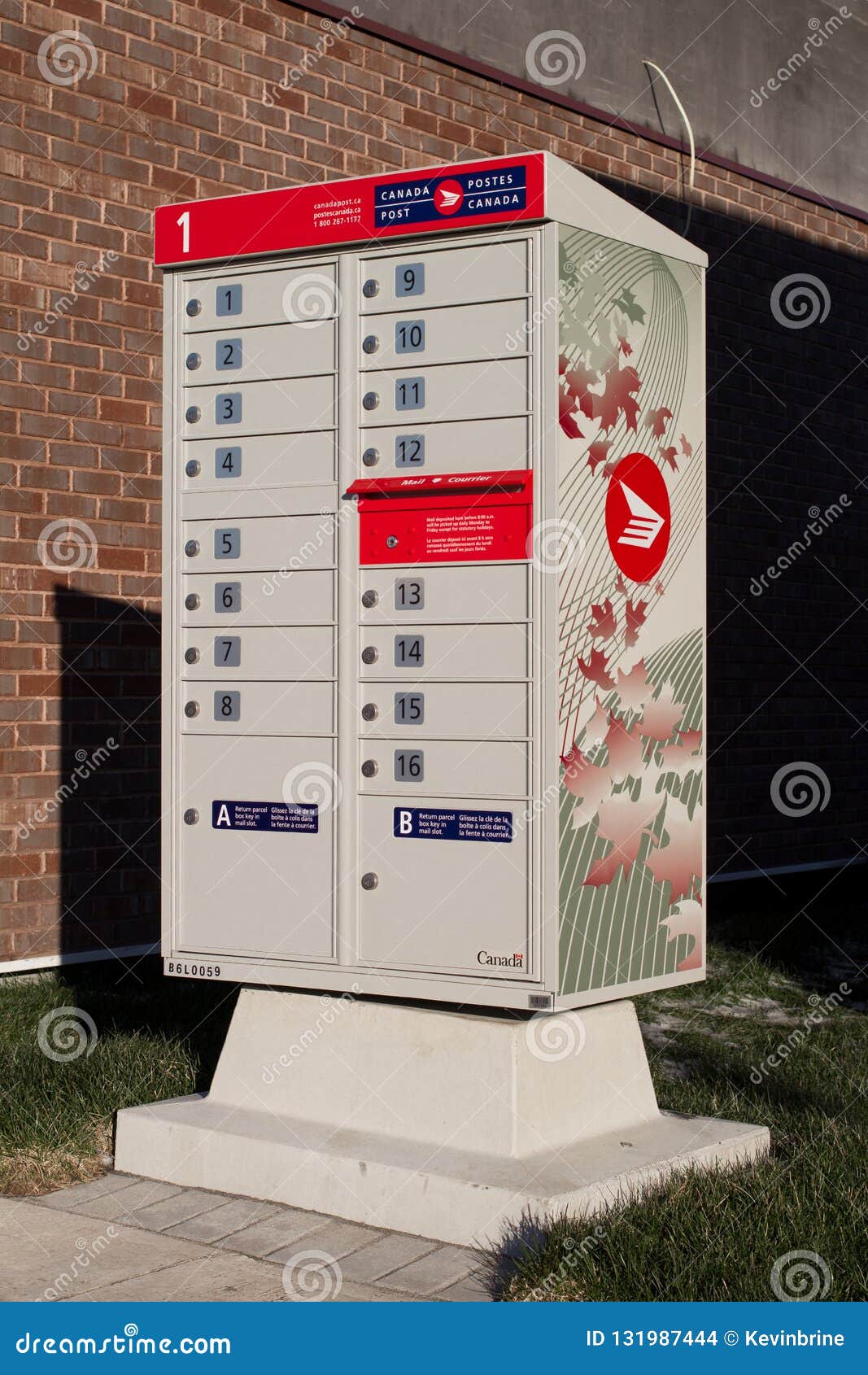 Buzón De La Comunidad Del Poste De Canadá Imagen de archivo editorial