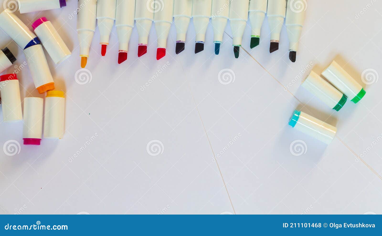 https://thumbs.dreamstime.com/z/c%C3%B3mo-esbozar-marcadores-con-may%C3%BAsculas-abiertas-en-papel-blanco-211101468.jpg