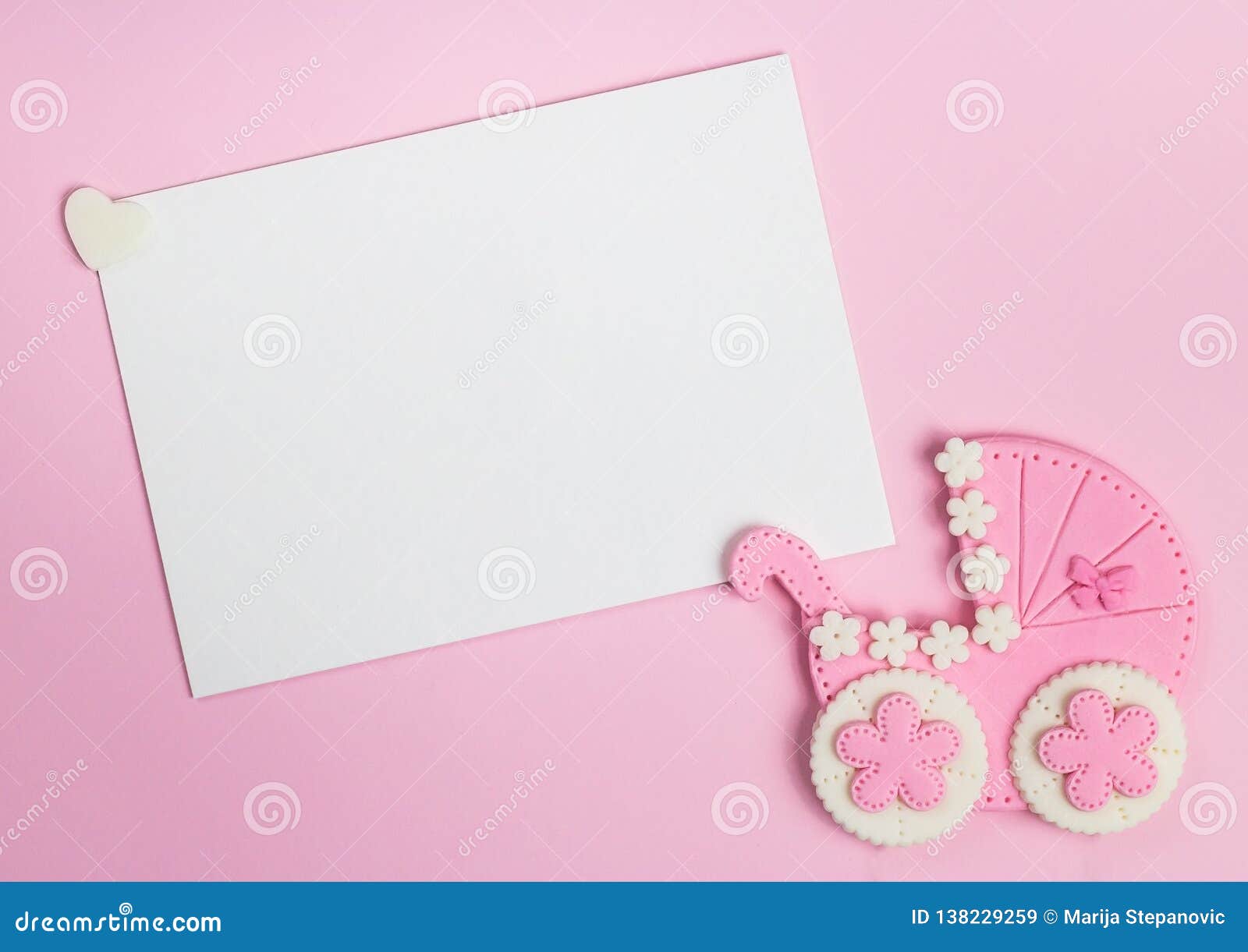 C Est Une Carte De Rose De Fille Fond Nouveau Ne Invitation De Fete De Naissance Annonce De Naissance Configuration Plate L Espa Image Stock Image Du Fond Bonheur C Est Une Carte De Rose De Fille Fond Nouveau Ne Invitation De Fete De Naissance Annonce De Naissance Configuration Plate L Espa Image Stock Image Du Fond Bonheur