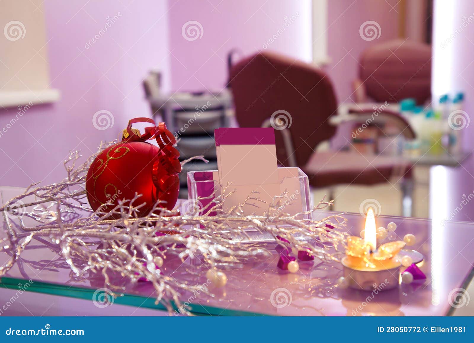Cabeleireiro Com Decoração E Cartões Do Natal Foto de Stock - Imagem de  lifestyles, beleza: 28050772