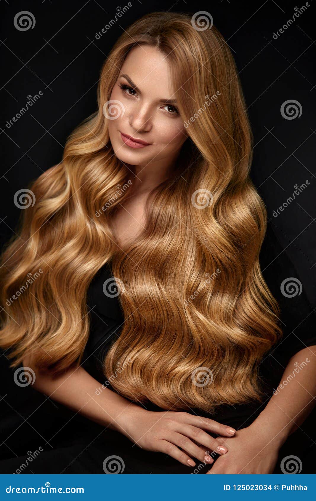 Cabelo bonito, mulher, pele natural, cabelo ondulado, saudável, beleza,  penteado