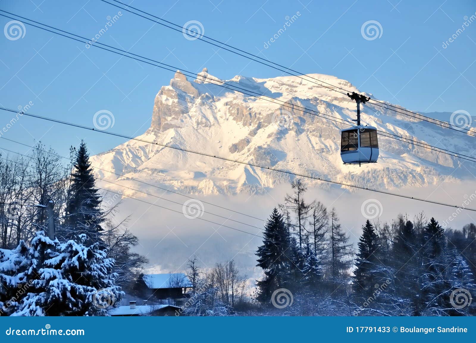 Cable car to Snow Mountain stock image. Image of carry 17791433