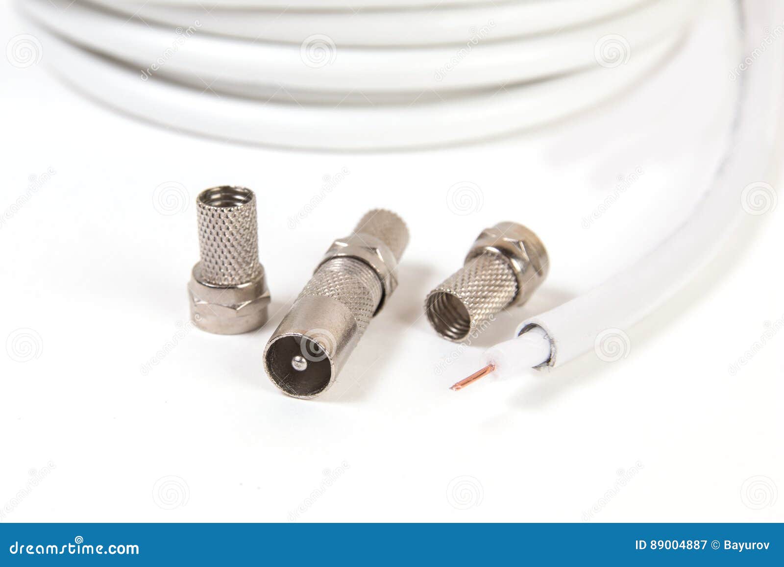 Cable Coaxial Y Conectores De La TV Imagen de archivo Imagen de medio