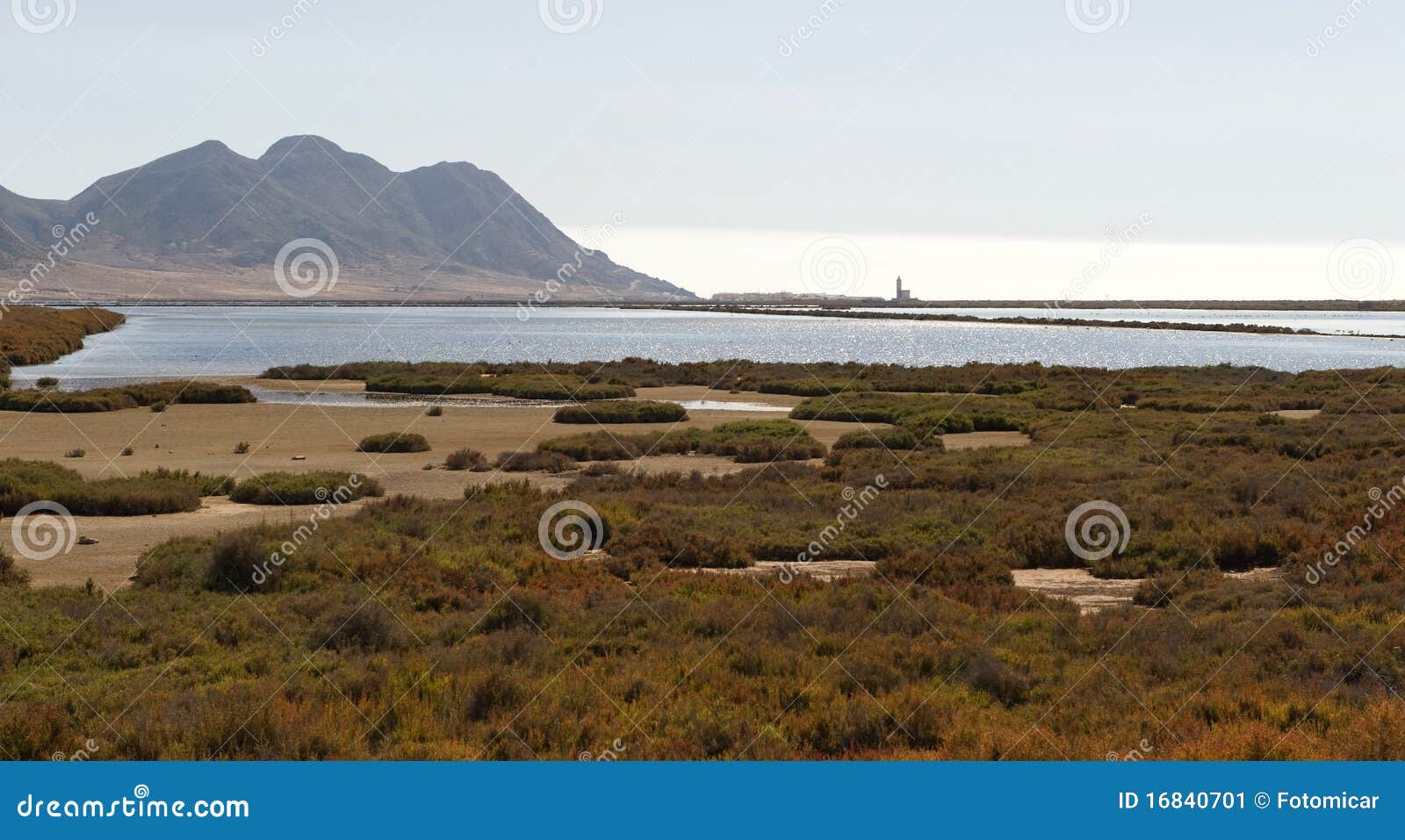 Cabo de flats gata las κοντά στο άλας αλυκώ&. Αλμερία Ανδαλουσία cabo de flats gata las κοντά στις αλυκές αλατισμένη Ισπανία