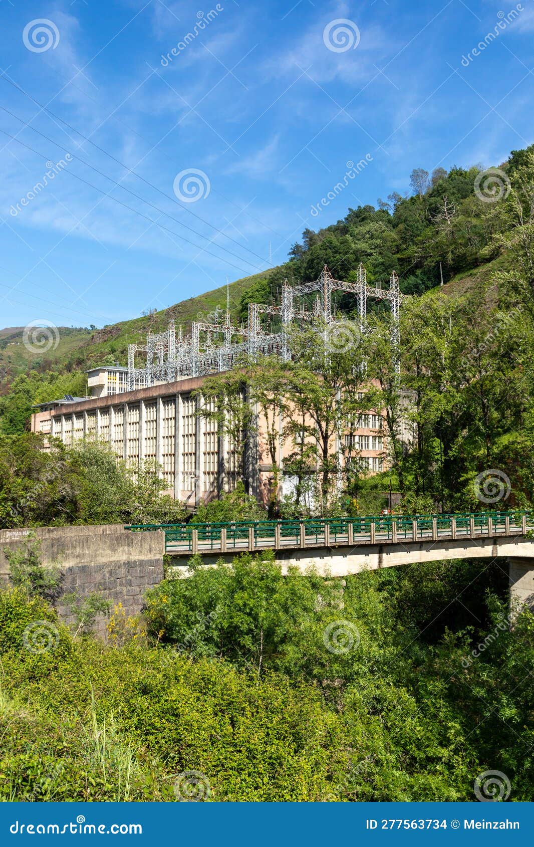 cabril hydro power plant, located in pedrogÃÂ£o grande, started operating in 1954