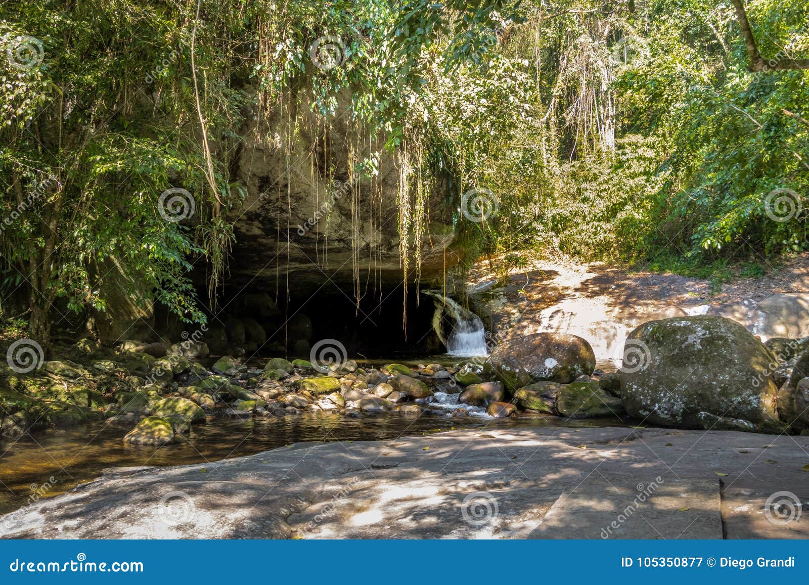 cachoeira da toca waterfall - ilhabela, sao paulo, brazil