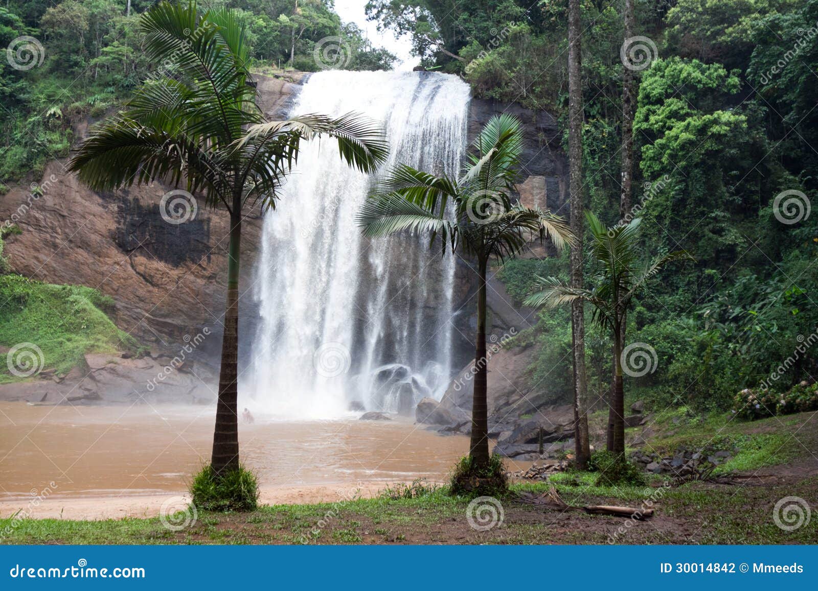 cachoeira grande waterfall, lagoinha / sp