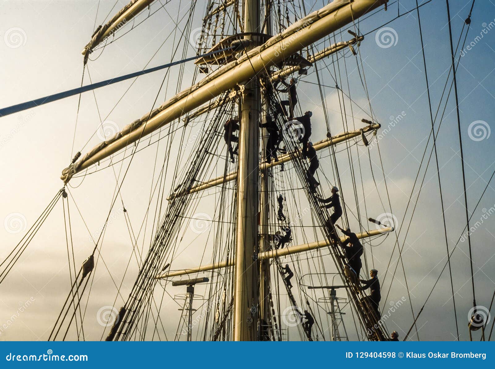 training of cadets climbing the rigging.