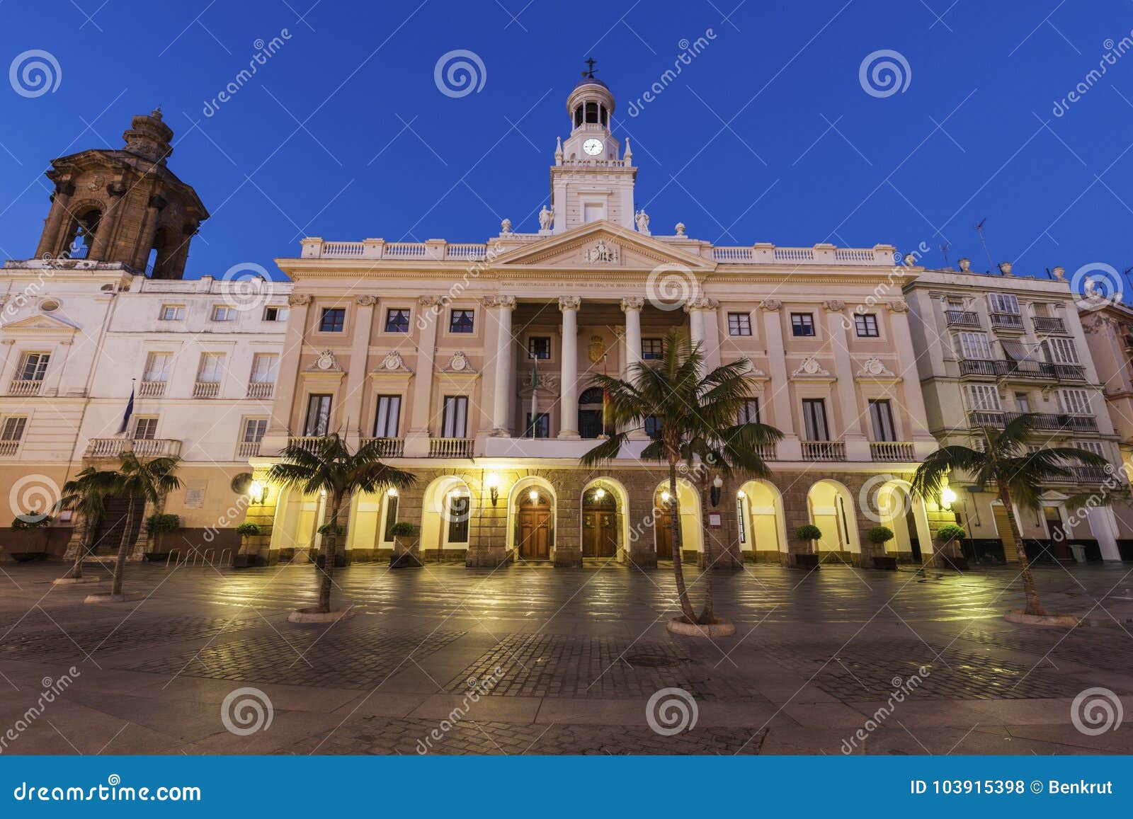 cadiz city hall on plaza san juan de dios