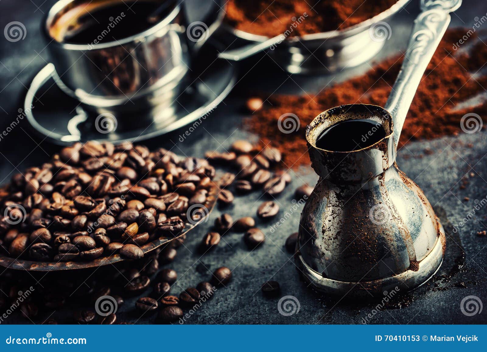 Café Café Turc Café Turc Arménien Cezve Et Tasse De Café Café Traditionnel  De Portion Image stock - Image du cuivre, turc: 70410153