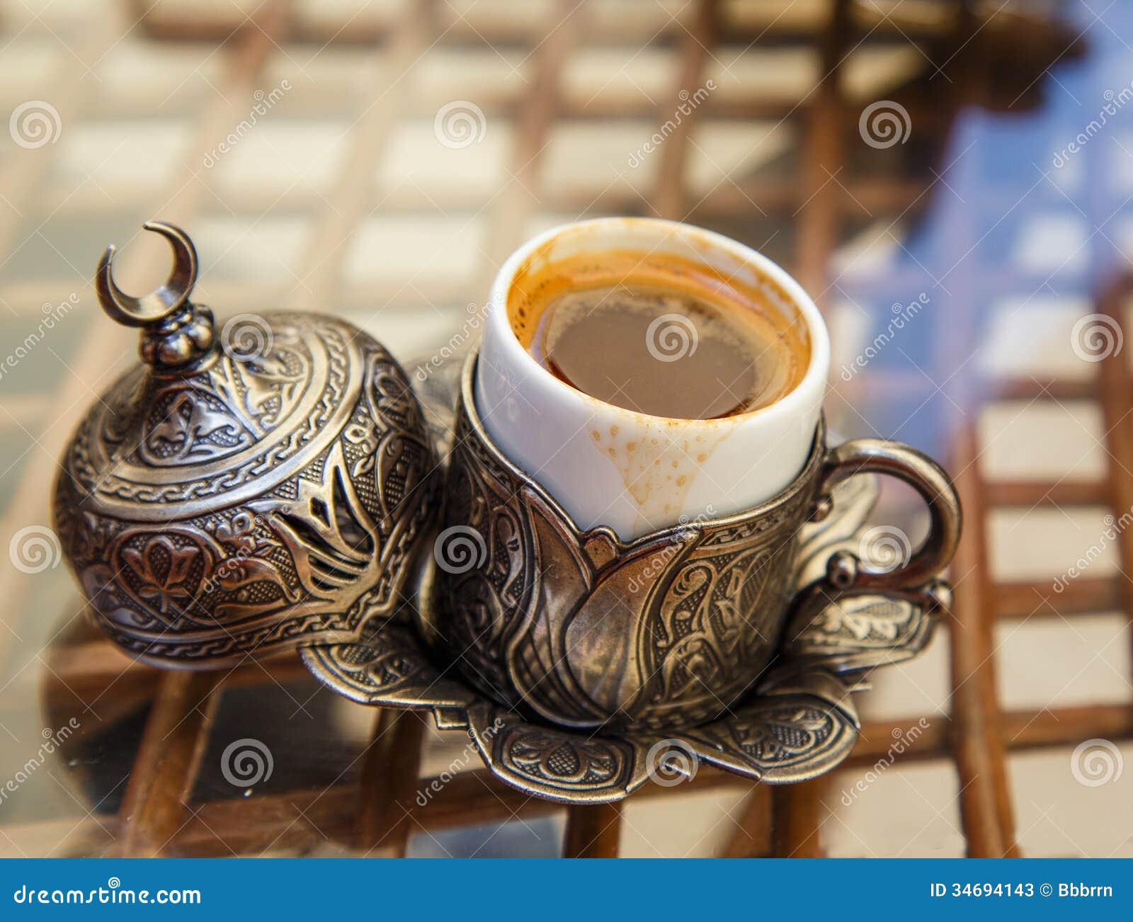 Café turc image stock. Image du boisson, expresso, décoré - 34694143