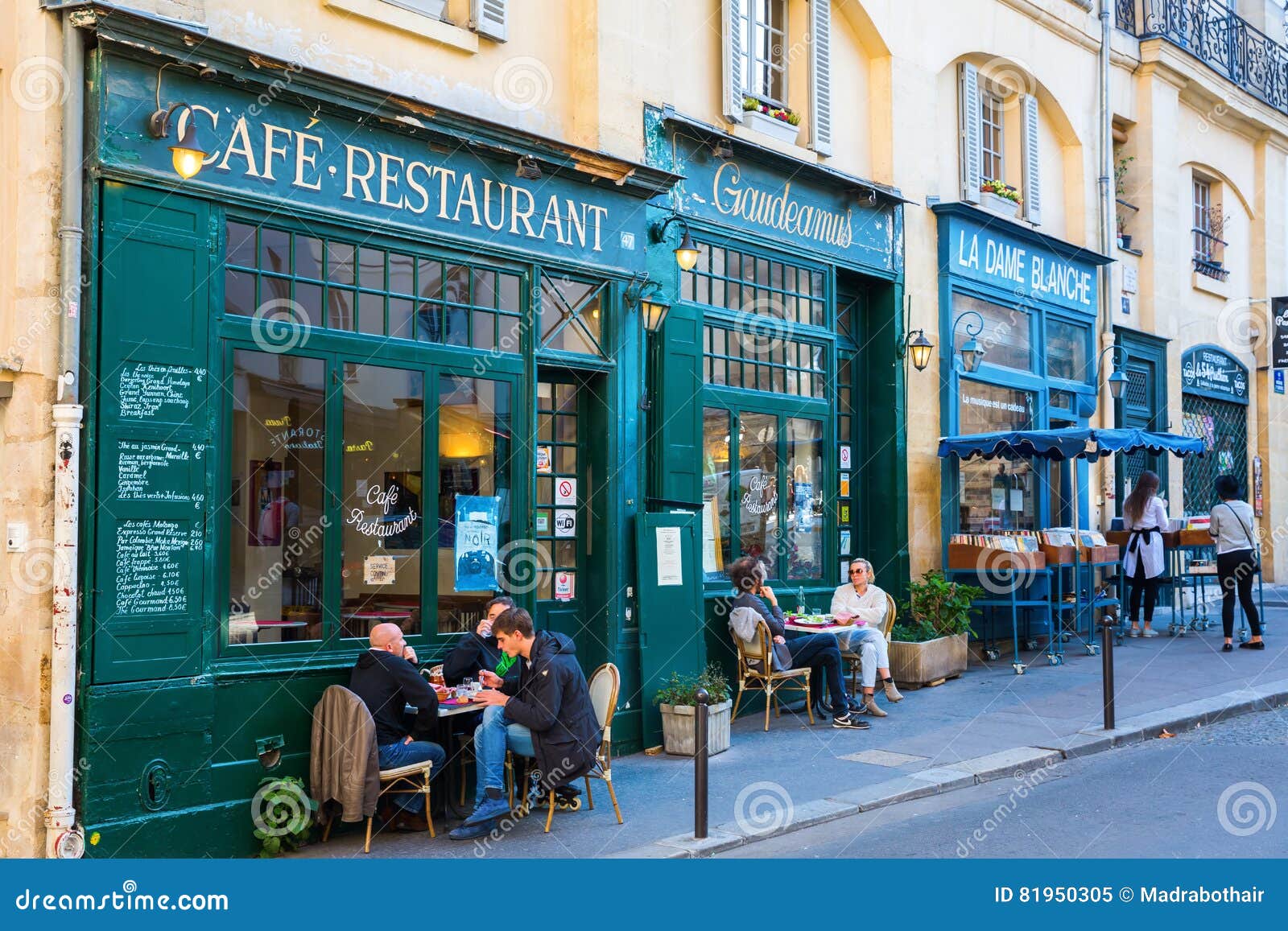 Cafés Viejos En El Latín De Quartier, París, Francia Imagen editorial ...