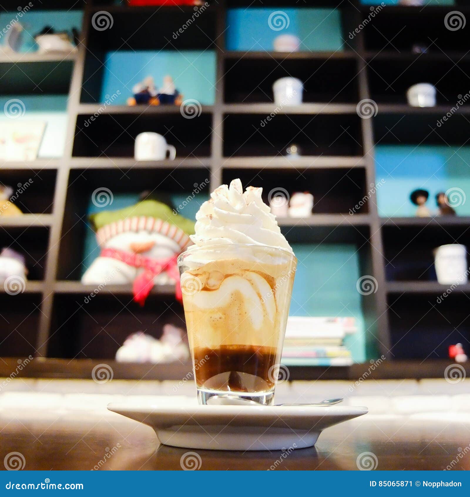 Cafe Con Pana Espresso With Whipping Cream Stock Image Image Of Aromatic Coffeehouse 85065871