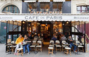 C p Nh t M i V De Paris Cafe L ng Qu c T Th ng Long Ch a H P D ch 