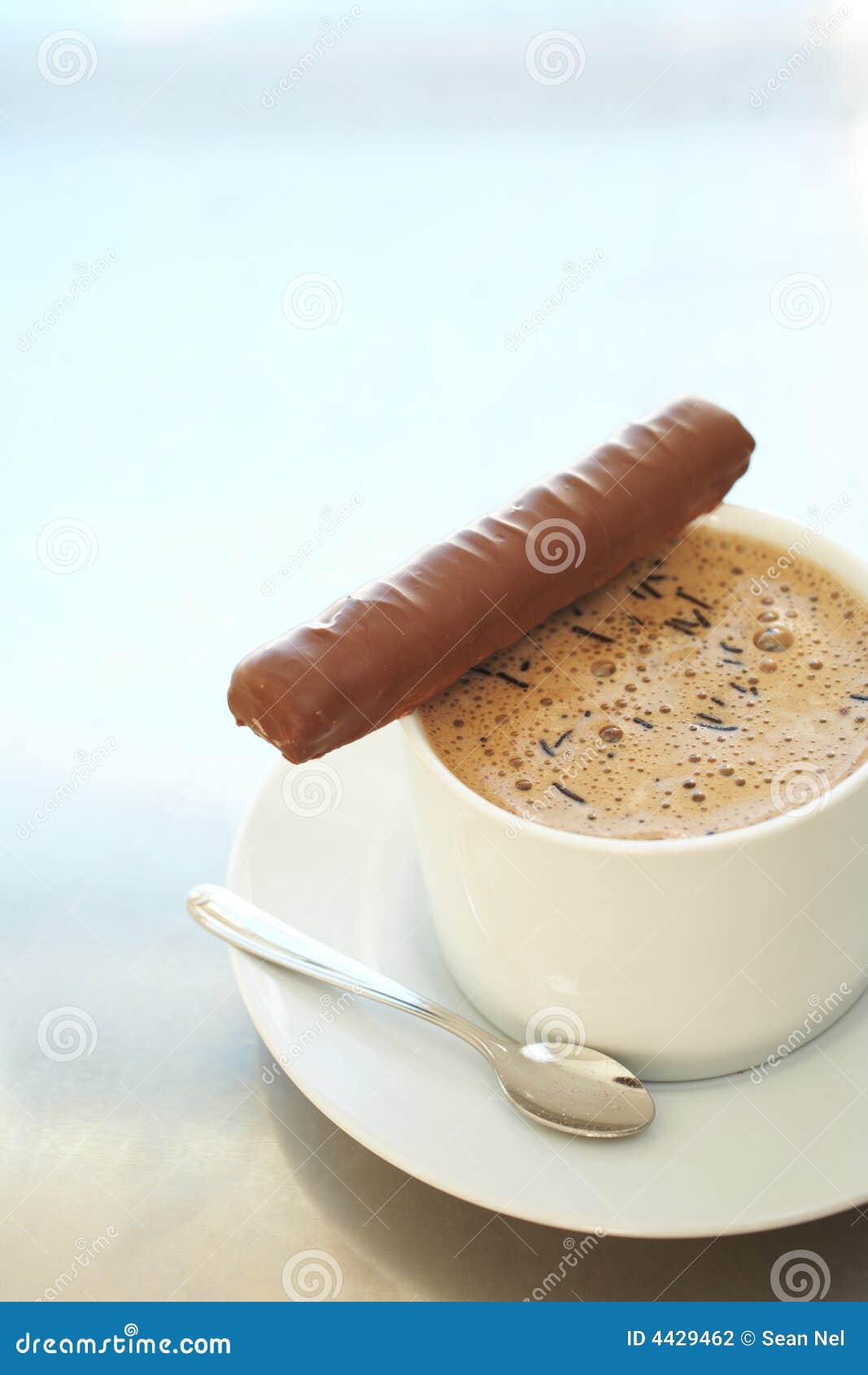 Cafe latte in coffee cup stock photo. Image of robusta - 4429462