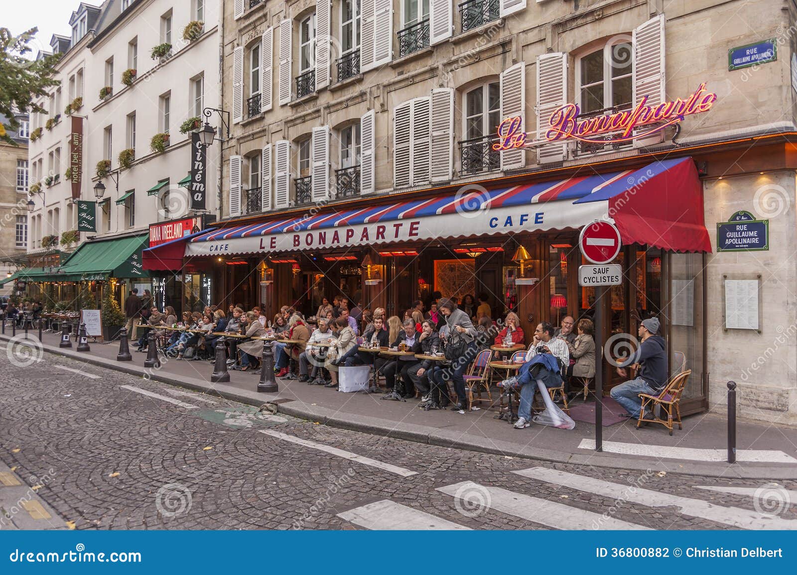 Cafe Lunch Time in Paris, France Editorial Photography - Image of city