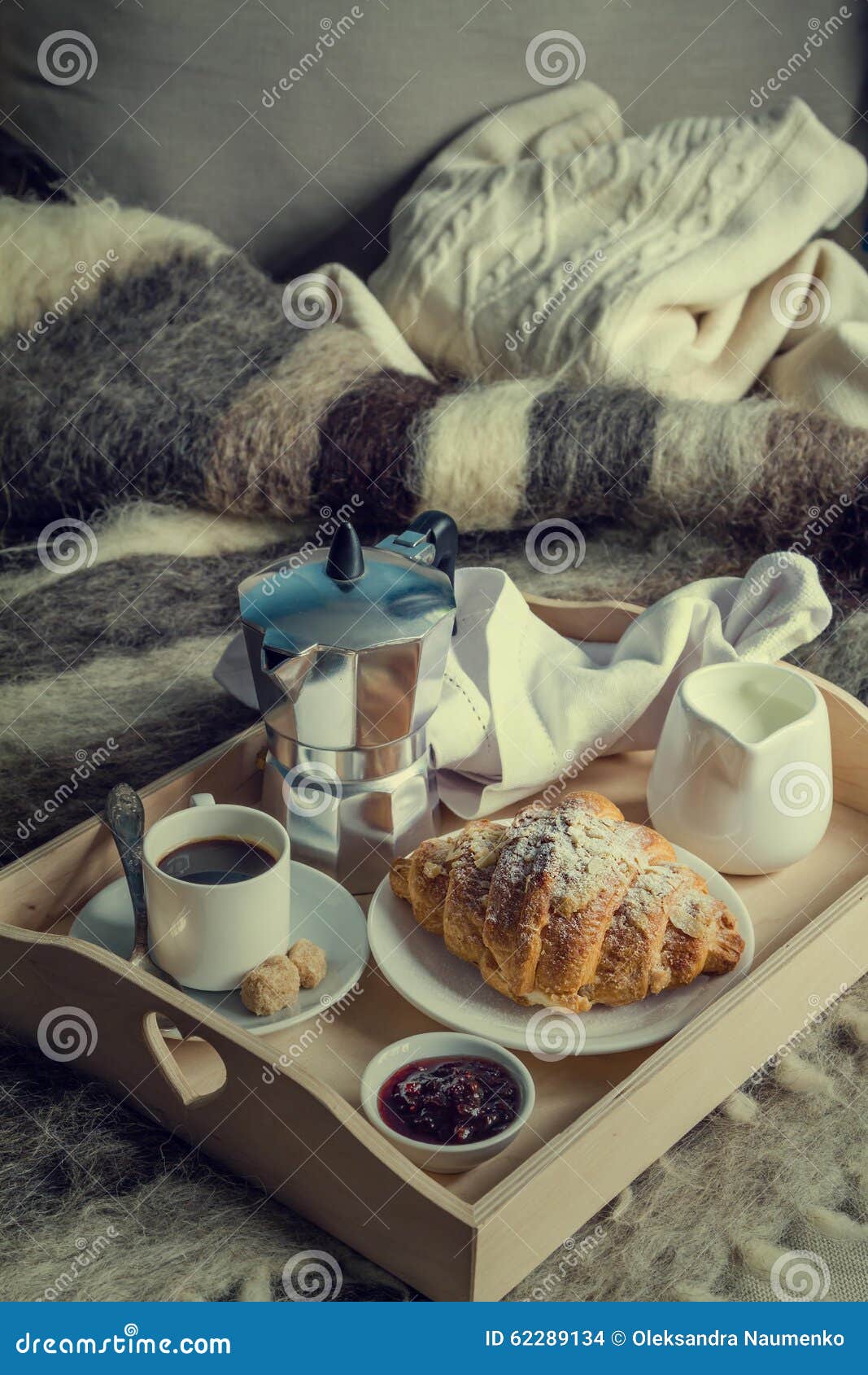 Caffè Della Prima Colazione a Letto -, Croissant, Latte Sul