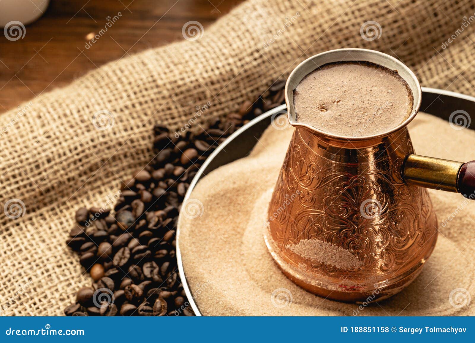 Caffè Turco Preparato Con Sabbia Fotografia Stock - Immagine di