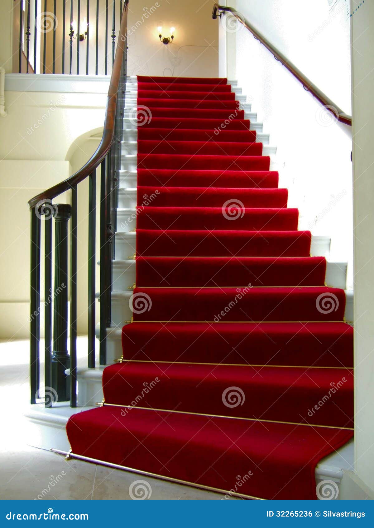 escalier interieur avec tapis