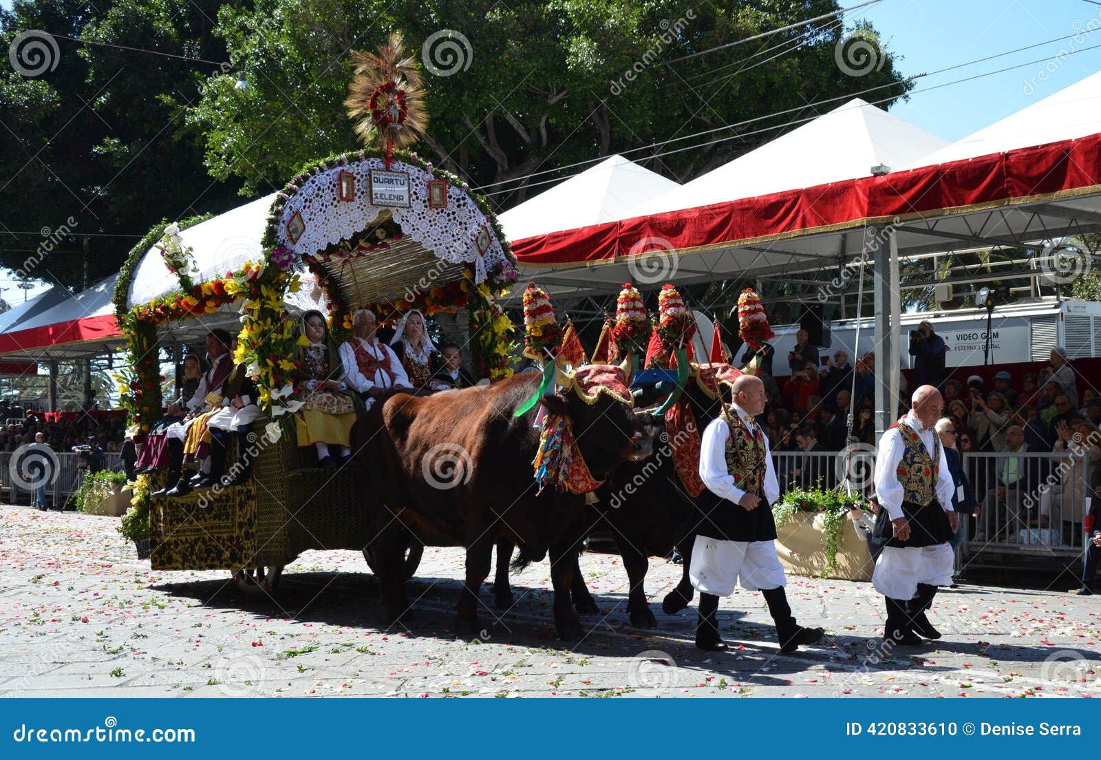 2,884 Folklore De Sardegna Fotos de stock - Fotos libres de regalías de  Dreamstime, image size:1600x1104