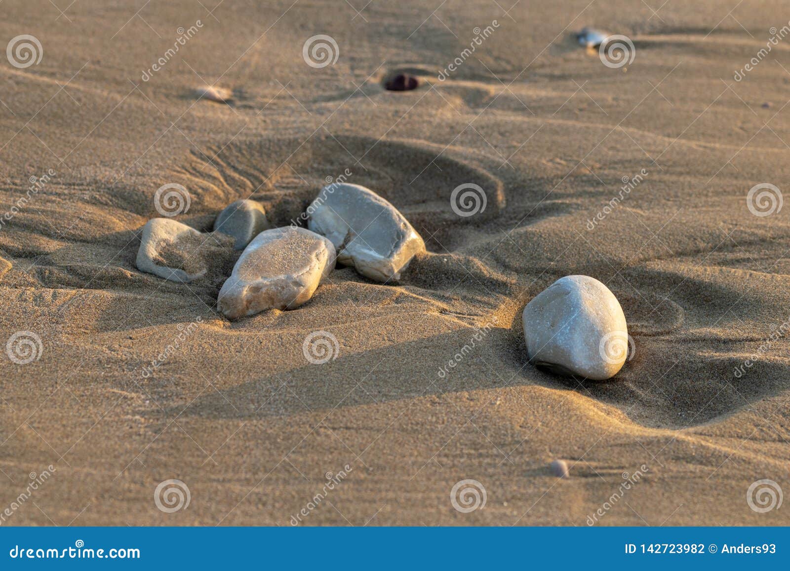 Sable, cailloux et galets